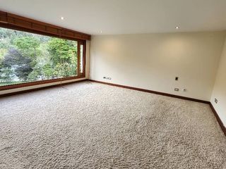 Foto 6 de Casa Campestre Estilo Español: Lujo y Confort a las Afueras de Bogotá Descubra esta espectacular casa de estilo español, perfecta para quienes buscan