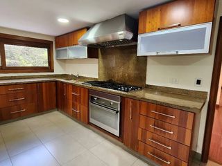 Foto 14 de Casa Campestre Estilo Español: Lujo y Confort a las Afueras de Bogotá Descubra esta espectacular casa de estilo español, perfecta para quienes buscan