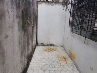 Foto 4 de Venta terreno de oportunidad con casa construida Urdesa Central Guayaquil