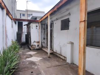 Foto 2 de Venta terreno de oportunidad con casa construida Urdesa Central Guayaquil