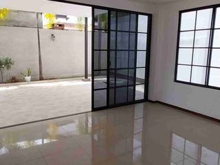 Foto 3 de Terranostra : en alquiler moderna casa con acabados mejorados ,3habitaciones y estudio , hermoso patio semicubierto