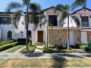 Foto 1 de Terranostra : en alquiler moderna casa con acabados mejorados ,3habitaciones y estudio , hermoso patio semicubierto