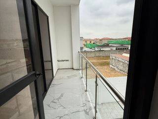 Foto 3 de Alquiler de Casa En El Condado de Vicollinci