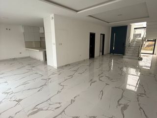 Foto 8 de Alquiler de Casa En El Condado de Vicollinci