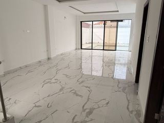 Foto 9 de Alquiler de Casa En El Condado de Vicollinci