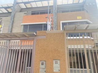 Foto 1 de Flamante villa por estrenar en alquiler sector Misicata
