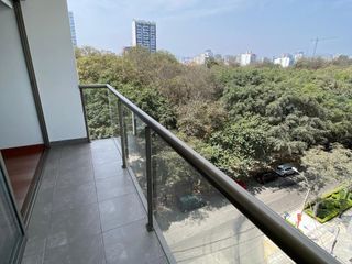 Foto 2 de Hermoso Dpto Frente a Parque, con Terraza y Balcón, en Lince
