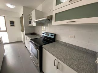 Foto 11 de Hermoso Dpto Frente a Parque, con Terraza y Balcón, en Lince