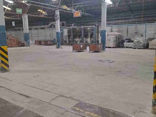 Foto 2 de Bodega de arriendo. alquiler en cuenca. Sector monay shopping. Muelle patio de maniobras
