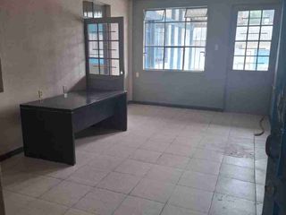 Foto 5 de Bodega de arriendo. alquiler en cuenca. Sector monay shopping. Muelle patio de maniobras