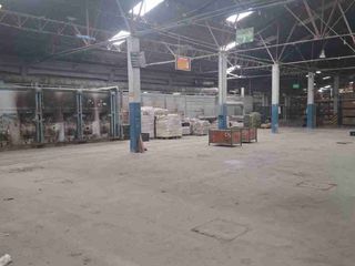 Foto 7 de Bodega de arriendo. alquiler en cuenca. Sector monay shopping. Muelle patio de maniobras