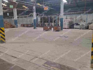 Foto 2 de Bodega de arriendo. alquiler en cuenca. Sector monay shopping. Muelle patio de maniobras