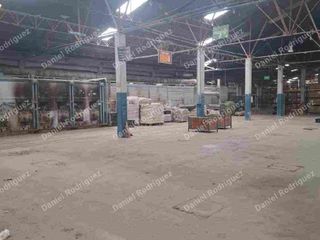 Foto 7 de Bodega de arriendo. alquiler en cuenca. Sector monay shopping. Muelle patio de maniobras
