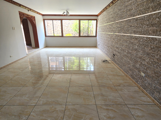 Foto 10 de Venta de Casa en doble ESQUINA, Frente al Jockey, Surco 🏡