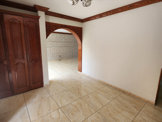 Foto 8 de Venta de Casa en doble ESQUINA, Frente al Jockey, Surco 🏡
