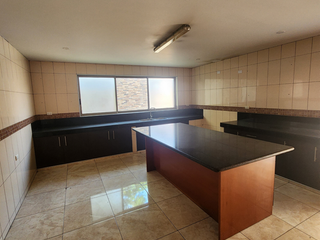 Foto 14 de Venta de Casa en doble ESQUINA, Frente al Jockey, Surco 🏡