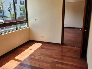 Foto 17 de Venta de Casa en doble ESQUINA, Frente al Jockey, Surco 🏡