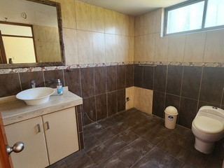 Foto 21 de Venta de Casa en doble ESQUINA, Frente al Jockey, Surco 🏡