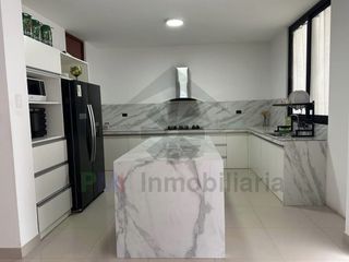 Foto 2 de VENTA DE CASA AMPLIA CON PISCINA EN CHICLAYO LA VICTORIA