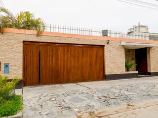 Foto 2 de Venta - Casa en Valle Hermoso, Surco.