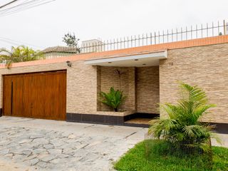 Foto 3 de Venta - Casa en Valle Hermoso, Surco.