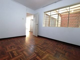 Foto 12 de 🏡 ¡Amplia Casa En Alquiler En San Miguel: Ideal Para Vivienda U Oficina A Puerta Cerrada!