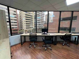 Foto 2 de Arriendo Oficina Amoblada Moderna, de 100m2, Vista Frontal, Sector República del Salvador y Suecia, La Carolina.