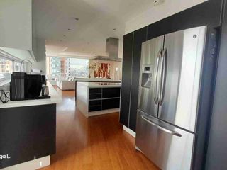 Foto 6 de Arriendo Departamento Amoblado de Lujo, Moderno, 270m2, Piso Alto, Vista Panorámica, Sector González Suárez