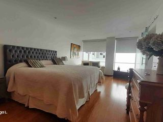 Foto 13 de Arriendo Departamento Amoblado de Lujo, Moderno, 270m2, Piso Alto, Vista Panorámica, Sector González Suárez