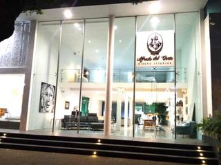 Foto 2 de ALQUILER DE LOCAL COMERCIAL EN SANTA MÓNICA.