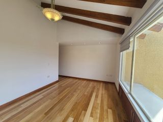 Foto 15 de Renta Casa Moderna de 3 habitaciones  – Urbanización San Isidro II