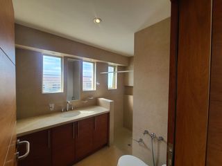Foto 12 de Renta Casa Moderna de 3 habitaciones  – Urbanización San Isidro II