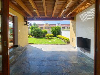 Foto 5 de Renta Casa Moderna de 3 habitaciones  – Urbanización San Isidro II