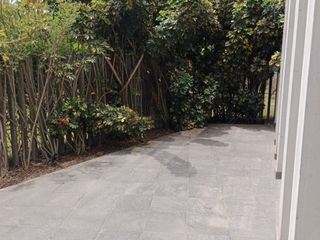 Foto 4 de DEPARTAMENTO EN PRIMER PISO CON AMPLIA TERRAZA FRENTE AL GOLF, SAN ISIDRO