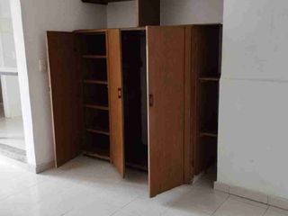 Foto 11 de Vendo estupenda casa de  cuatro pisos con cuatro Aptos. independientes