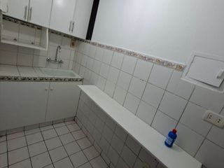 Foto 4 de SE ALQUILA OFICINA VISTA EXTERIOR - PABLO BERMUDEZ 150, URB. SANTA BEATRIZ  LIMA.