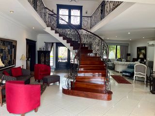 Foto 3 de FABULOSA CASA DENTRO DE AREA CERRADA