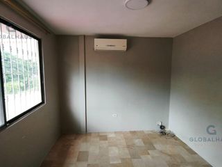 Foto 4 de Venta casa con patio grande Urb San Felipe Guayaquil, 3 habitaciones