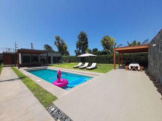 Foto 1 de En ALQUILER, moderna casa con Piscina y finos acabados 🏡💙