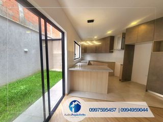Foto 3 de Rento 2 Casas por estrenar en Cuenca sector Las pencas – 3 dormitorios, 2 garajes, jardín.