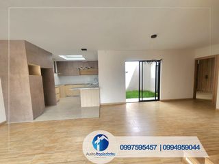 Foto 6 de Rento 2 Casas por estrenar en Cuenca sector Las pencas – 3 dormitorios, 2 garajes, jardín.