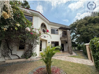 Foto 1 de VENTA CASA EN URB. LAGO CAPEIRA -NORTE DE GUAYAQUIL