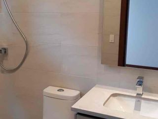 Foto 8 de Renta Moderno y por estrenar  deoaratsmrnto de 2 dormitorios en Cumbaya