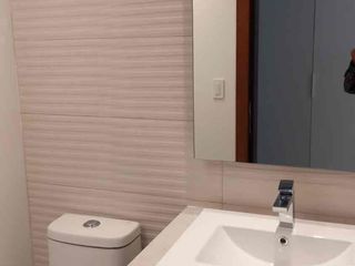 Foto 10 de Renta Moderno y por estrenar  deoaratsmrnto de 2 dormitorios en Cumbaya