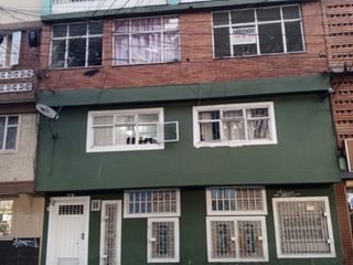 Foto 1 de Simon Bolivar H 102A