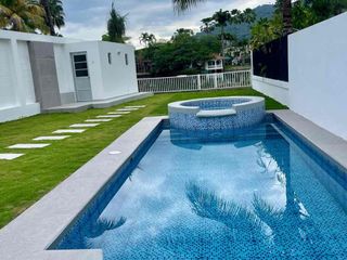Foto 1 de LAGUNA CLUB, KN 12,5 vía a la costa , alquilo / vendo Casa Al lago , 3 dormitorios, $450.000/ $2500