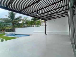 Foto 9 de LAGUNA CLUB, KN 12,5 vía a la costa , alquilo / vendo Casa Al lago , 3 dormitorios, $450.000/ $2500