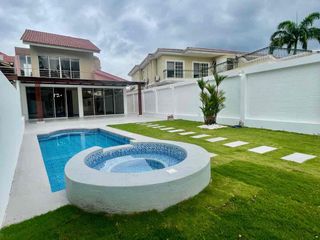 Foto 13 de LAGUNA CLUB, KN 12,5 vía a la costa , alquilo / vendo Casa Al lago , 3 dormitorios, $450.000/ $2500