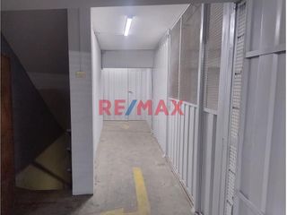 Foto 8 de Local Comercial Almacén en Venta - 750 m² en Pleno Cercado de Lima
