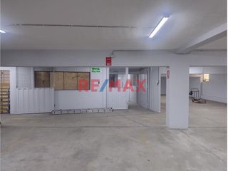 Foto 9 de Local Comercial Almacén en Venta - 750 m² en Pleno Cercado de Lima